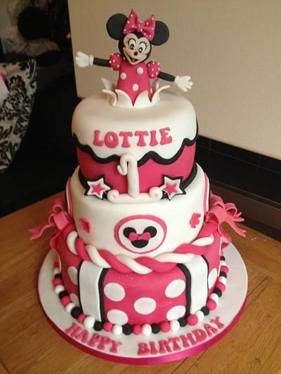 Minnie mouse - Cake by Laura Woodall