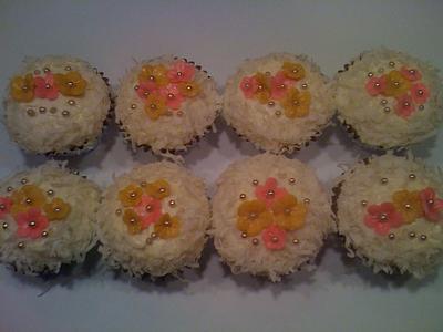 COCONUT CUPCAKES - Cake by pink sugar frosting