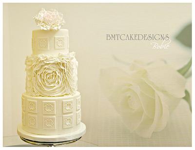 Ruffles Wedding Cake - Cake by Bobie MT