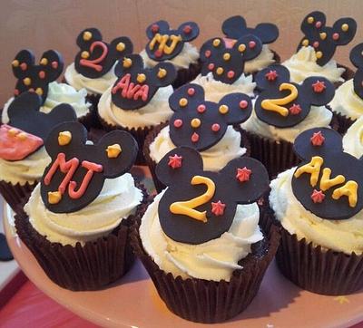 Mickey Mouse Cupcakes - Cake by IDoLoveaCake