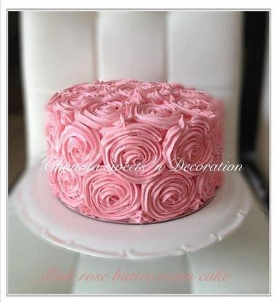 Roses cake - Cake by Chanatasweets