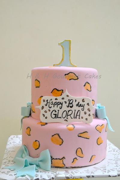 H & H Gourmet Cakes - Cake by nahlabakes