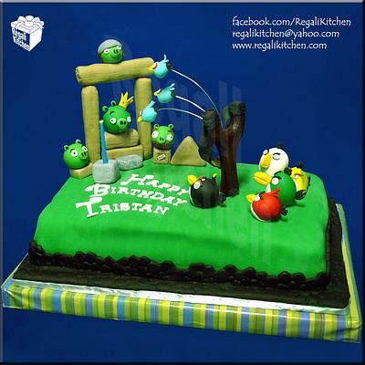 Angry Birds Birthday Cake - Cake by Cakes by The Regali Kitchen