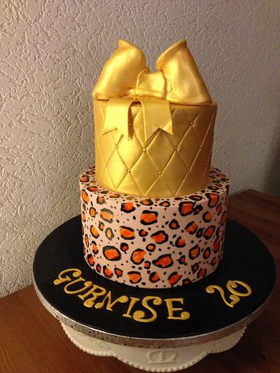 Gold and tijger print cake - Cake by Carrie68