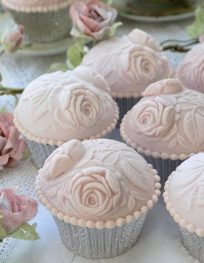 Vintage Rose Cupcakes - Cake by Hilary Rose Cupcakes