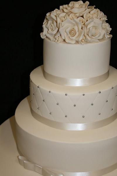 Ivory sharp edges - Cake by fishabel