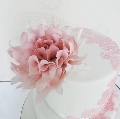 Ruffled flower wedding cake - Cake by Helen Ward