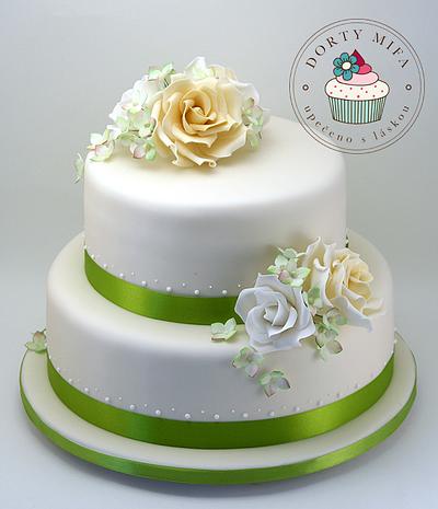 Wedding cake with sugar roses and hydrangeas - Cake by Michaela Fajmanova