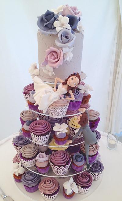 Climbing groom - Cake by Louisa Massignani