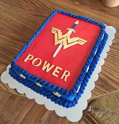 Wonder Woman  - Cake by Julie 