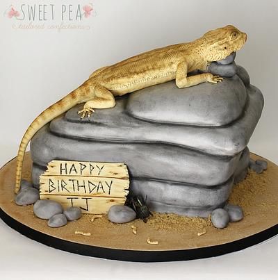 Bearded Dragon - Cake by Sweet Pea Tailored Confections