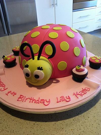 Lady bug cake - Cake by Dell Khalil