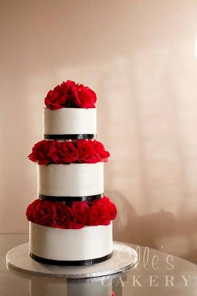 Red Roses - Cake by LadyTangerine