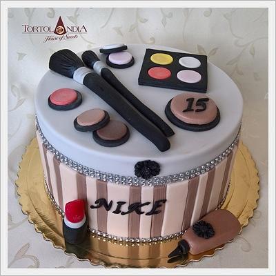 Make up box - Cake by Tortolandia