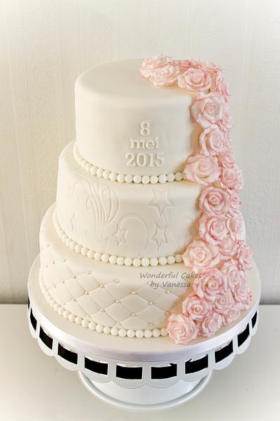 Wedding Cake with roses - Cake by Vanessa