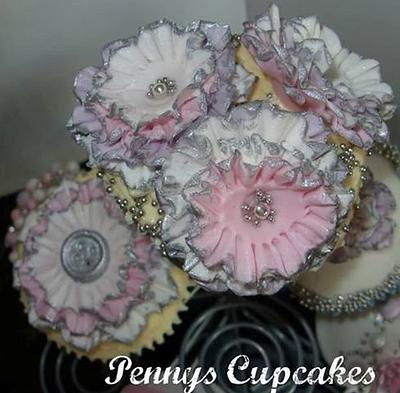 my silver cupcakes - Cake by pennyscupcakes