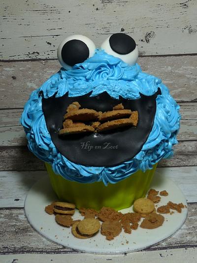 Cookiemonster giant cupcake - Cake by Bianca