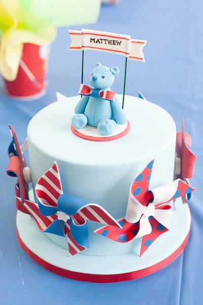 Blue bear and pinwheels - Cake by La Cupella Cake Boutique - Ella Yovero