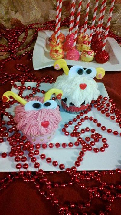 Love Bugs and Glitter Cake Pops - Cake by StoryCakes