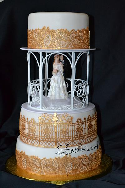 White and gold wedding - Cake by Drahunkas
