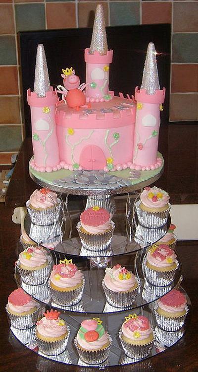 Peppa Princess Castle Tower - Cake by Sparkle Cupcakes