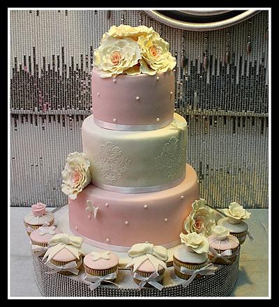 Wedding cake and cupcakes - Cake by The House of Cakes Dubai