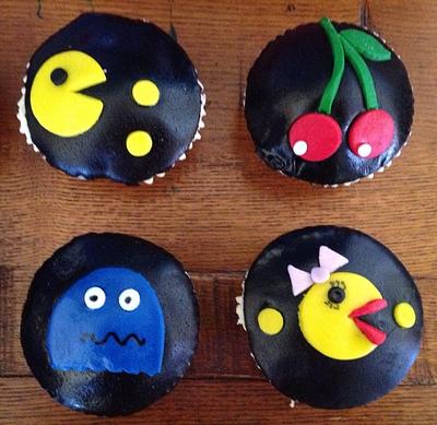 Pacman - Cake by Trickycakes