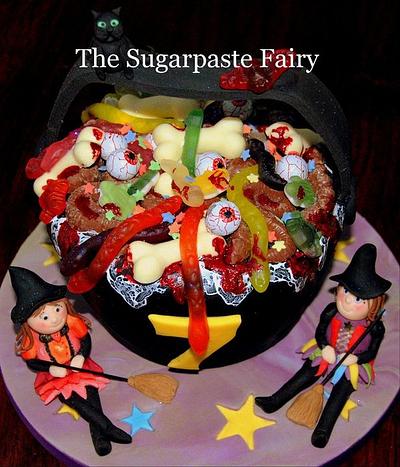 Halloween Birthday party - Cake by The Sugarpaste Fairy