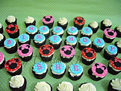 Polka dot mini cupcakes for Sheryl   - Cake by Donna Dolendo