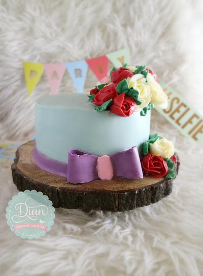 Ribbon bow and flower butter cream cake - Cake by Dian flower clay -cake design