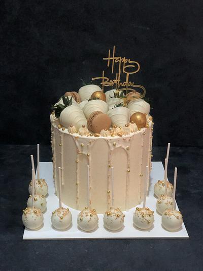 Ivory drip cake - Cake by miracles_ensucre