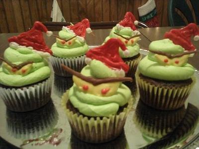 Grinch Cupcakes - Cake by Heather