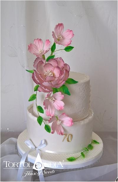 70th birthday with sugar flowers - Cake by Tortolandia