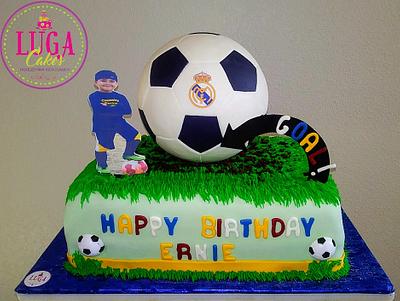 Soccer cake - Cake by Luga Cakes