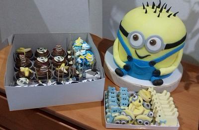 Minion  - Cake by Ellyys