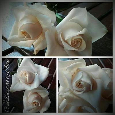 Delicate roses - Cake by Amy Blasi