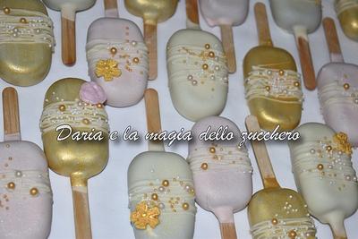 white, pink and gold cakepopsicles - Cake by Daria Albanese