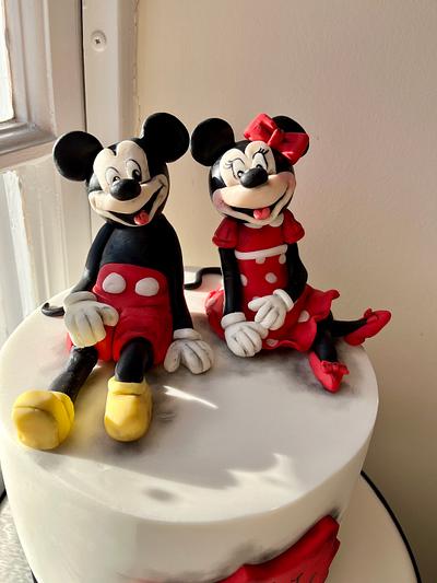 Minnie and Mickey  - Cake by Missyclairescakes