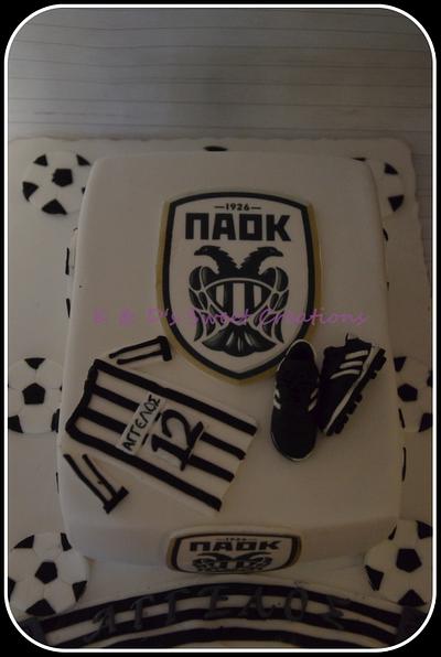 Favorite football team birthday cake - Cake by Konstantina - K & D's Sweet Creations