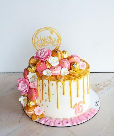 Cake with macaroons - Cake by TortIva