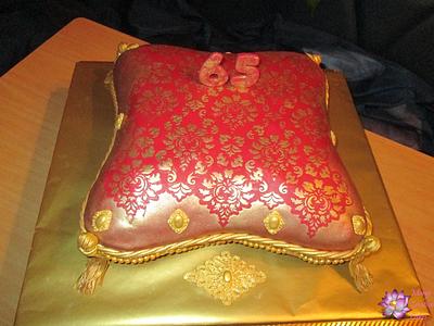 Coushion /Pillow cake - Cake by Mary Yogeswaran