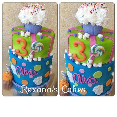  Cupcake Themed Birthday Cake - Cake by Roxana