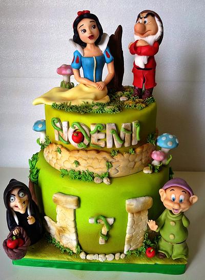 Snow White and the Dwarfs - Cake by giada