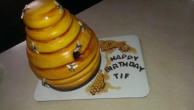 bee hive - Cake by blazenbird49