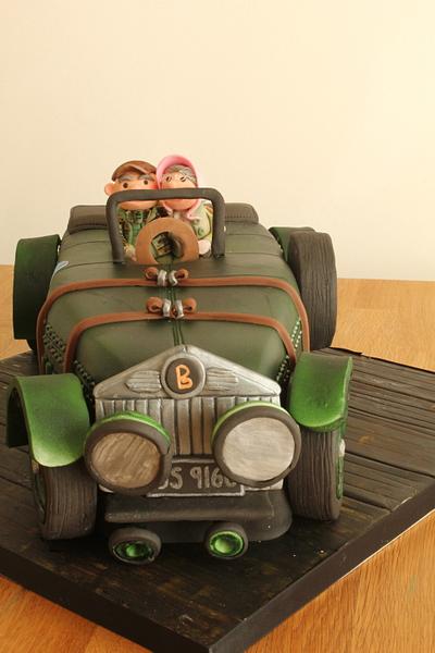 Vintage Bentley Car Cake - Cake by HelenaJane