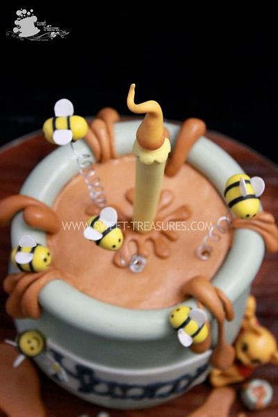Winnie the Pooh - Cake by Sweet Treasures (Ann)