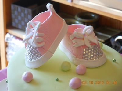 Converse baby bling:) - Cake by emmalousmom