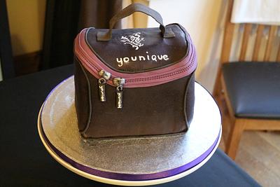 Younique makeup bag & cakepop - Cake by Ermintrude's cakes