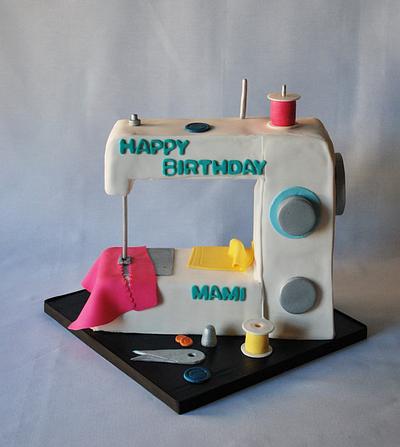 Sewing Machine Cake - Cake by Karen