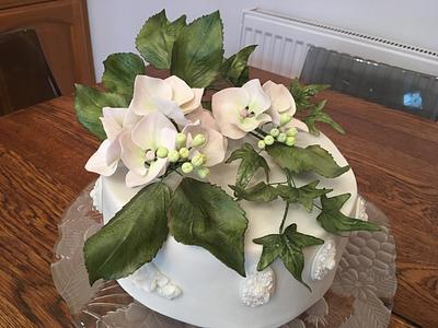 My sisters birthday cake - Cake by mysugarflowers